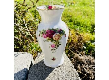 Vintage 1962 Royal Albert Old Country Roses Vase (Garage)