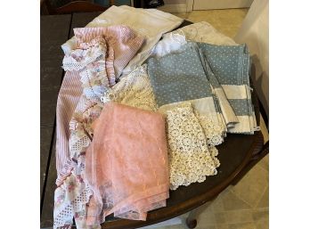 Lot Of Vintage Curtains And Doilies