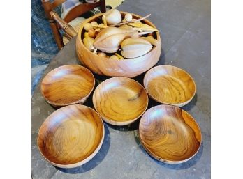 Wooden Bowl Set With Hand Carved Wooden Fruits And Leaves (Kitchen)