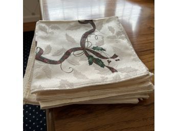 Holiday Napkins In Great Condition - Approximately 12 (Dining Room)