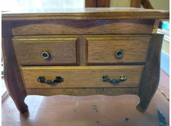 Small Wooden Jewelry Box 9' X 7' (Room Above Garage)