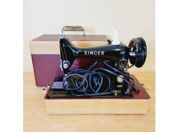 Vintage Singer Sewing Machine With Foot Pedal  In Case