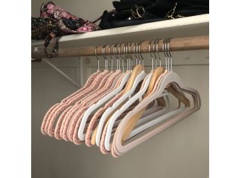 Velvet And Wood Hangers (Bedroom)