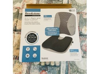 Brookstone 2-in-1 Back/seat Cushion (2nd BR)