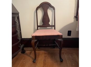 Nice Wooden Chair With Pink Cushion In Good Condition (Living Room)