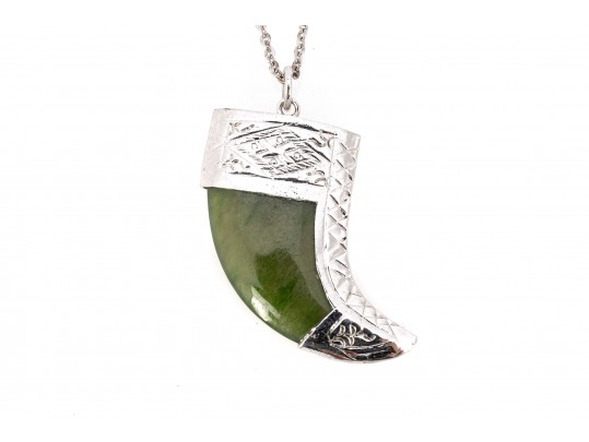Bold Rajasthan Style Jade And Silver Tiger Claw Pendant Necklace #177826