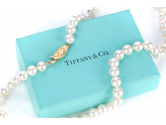 Tiffany & Co Signature Pearls Pendant 386280 | Collector Square