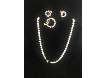 Gorgeous 14k Gold And 26 Inch Pearl Set