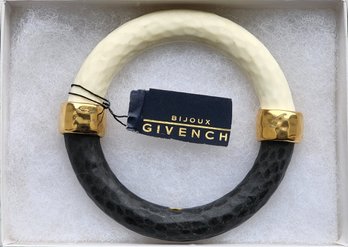 VINTAGE  BANGLE BY BIJOU GIVENCHY IN BLACK AND WHITE
