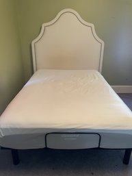 FULL SIZE BED WITH ADJUSTABLE BASE AND MATTRESS