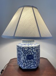 PORCELAIN TABLE LAMP WITH DOUBLE HAPPINESS FLORAL MOTIF