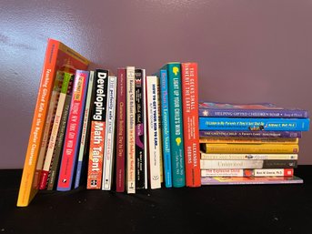 ASSORTED COLLECTION OF BOOKS