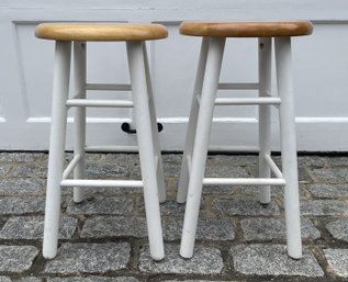 PR OF NATURAL AND WHITE STOOLS