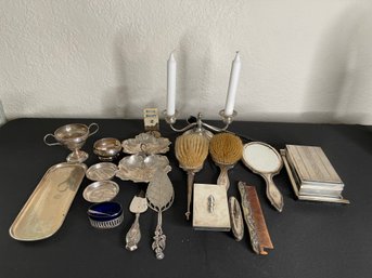 COLLECTION OF VINTAGE AND ANTIQUE STERLING SILVER