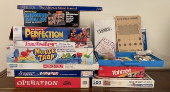 ASSORTED COLLECTION OF BOARD GAMES