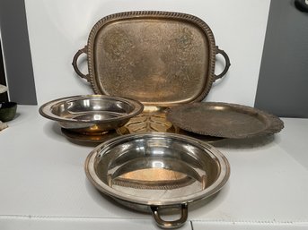 ASSORTED COLLECTION OF SILVERPLATED PLATTERS