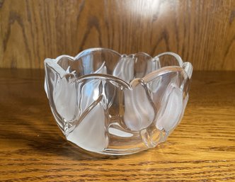 VINTAGE CLEAR GLASS BOWL WITH FROSTED TULIPS