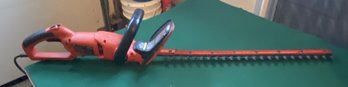 BLACK AND DECKER 24 INCH CORDED HEDGE HOG TRIMMER