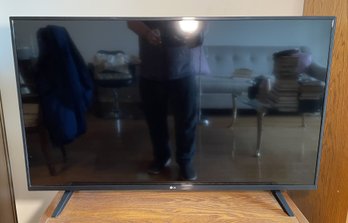 LG 43' 4K SMART UHD TV