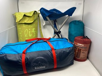 ASSORTED COLLECTION OF CAMPING GEAR AND BAGS
