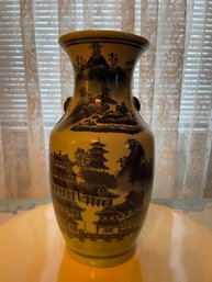 ANTIQUE BLUE AND WHITE QING VASE