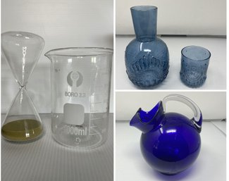 COLLECTION OF VINTAGE GLASS PIECES