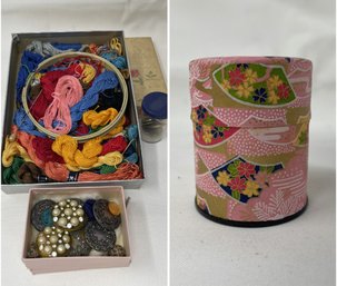 ASSORTED COLLECTION OF SEWING THREAD AND VINTAGE BUTTONS