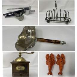 ASSORTED COLLECTION OF ANTIQUE AND VTG KITCHEN WARE
