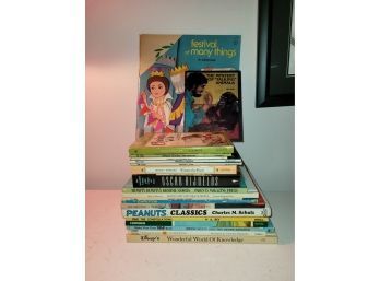 ASSORTED COLLECTION OF VINTAGE 1950'S AND 1970'S CHILDREN'S BOOKS