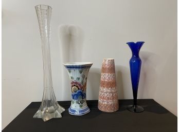 VINTAGE COLLECTION OF ASSORTED GLASS AND PORCELAIN VASES