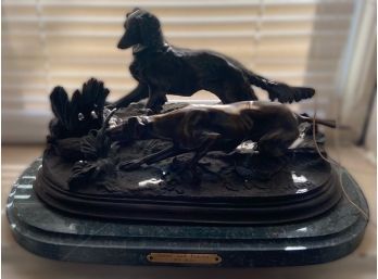 BRONZE SCULPTURE 'SETTER AND POINTER' ON MARBLE BASE