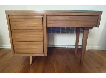 MCM 4 DRAWER DESK WITH PROTECTIVE 1/4' GLASS TOP