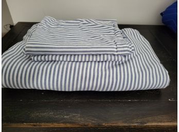 Garnet Hill Queen Duvet And 2 Standard Pillow Cases