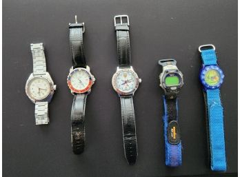 ASSORTED COLLECTION OF WATCHES