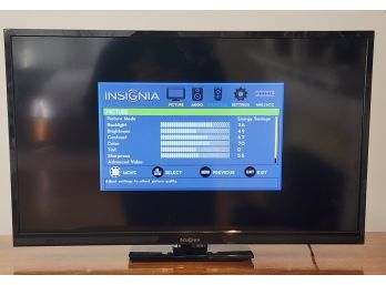 INSIGNIA 32' LED TV