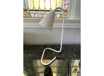 WHITE WIRE FRAME TABLE LAMP