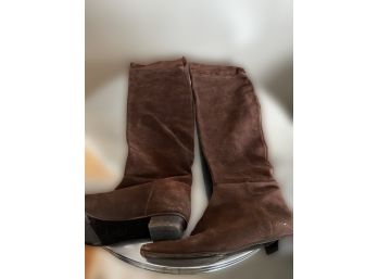 WOMEN'S BROWN SUEDE BOOTS BY DELMAN