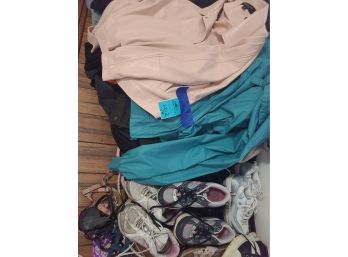Men's Jackets Size L-xL, Women's Jackets Size Large, Women's Shoes Size 8-9, Gloves, Dog Leashes And Collars.