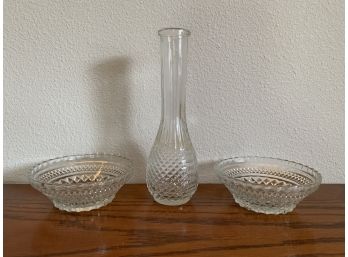 Vase And 2 Small Bowls
