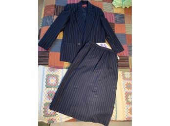 Sasson Ladies Skirt Suit Size 8/9