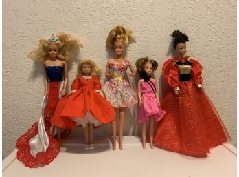 Vintage Barbie And Friends - 5 Dolls