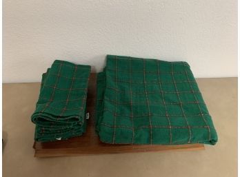 Crate And Barrel Christmas Card Table Tablecloth And Napkins