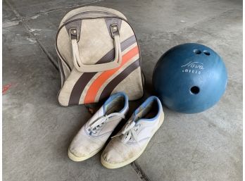 Brunswick Bowling Bag With Ball And Shoes