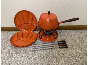 Vintage Fondue Set With 4 Divided Plates