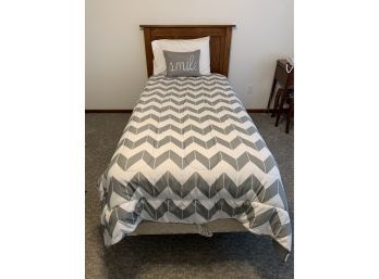 Twin Size Bedding - Comforter, Sheets, Pillowcases, And Throw Pillow