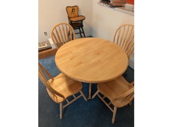 Nice Table And 4 Chairs