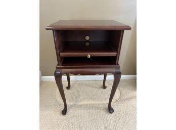 Queen Anne Style End Table With Pull Out Shelf