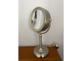 Vanity Magnifying Mirror With Light