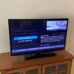40 Inch Samsung TV With Remote