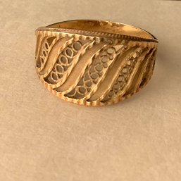 18Kt Gold Estate Ring Size 9